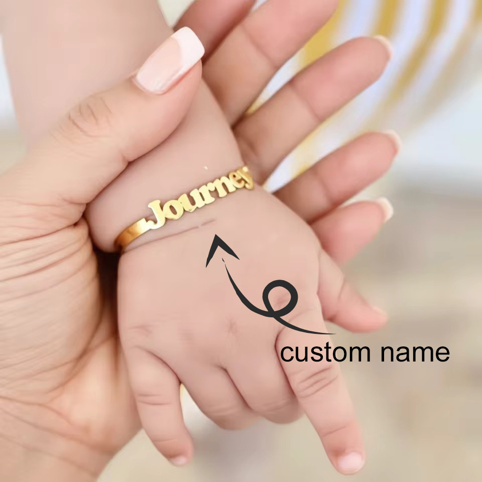 Baby Name Bangle Personalized  - Cuff Bangle Bracelet recensie en prijs