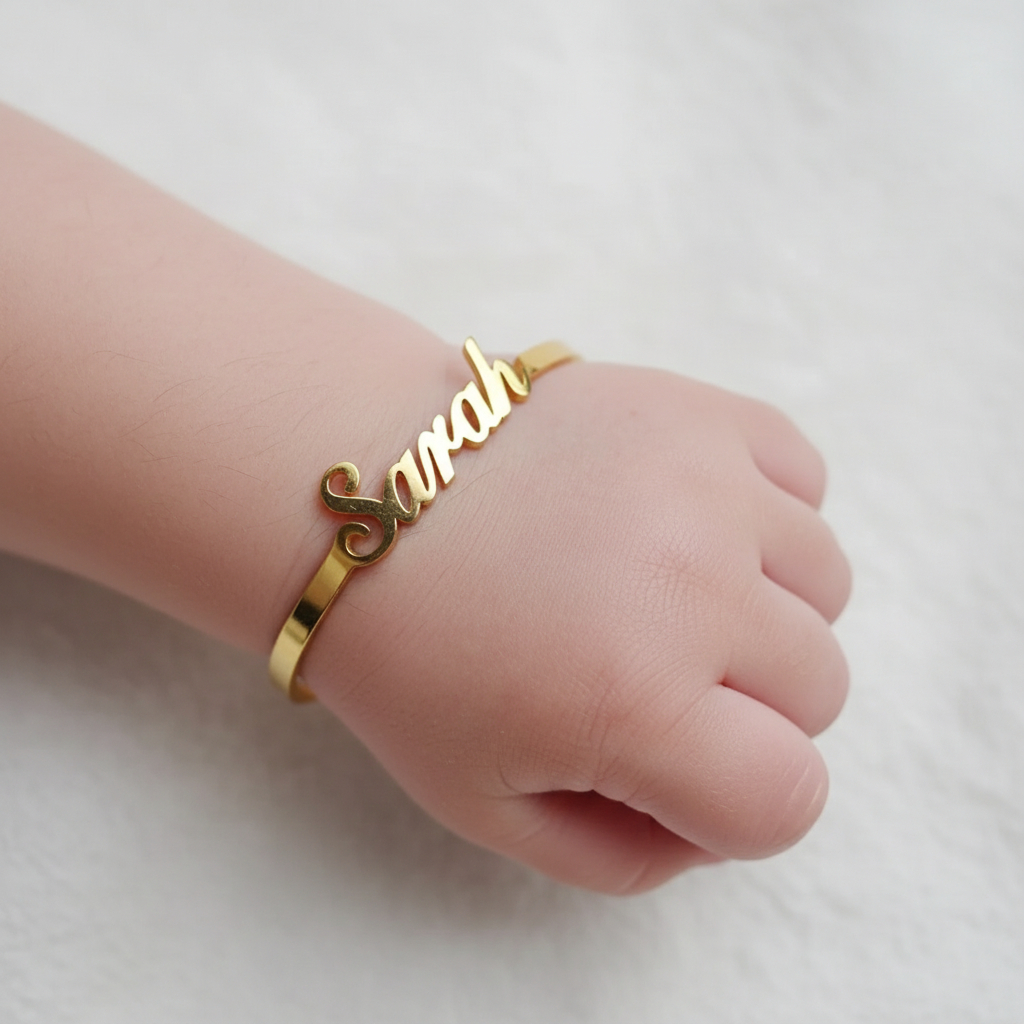 Baby Name Bangle Personalized  - Cuff Bangle Bracelet recensie en prijs