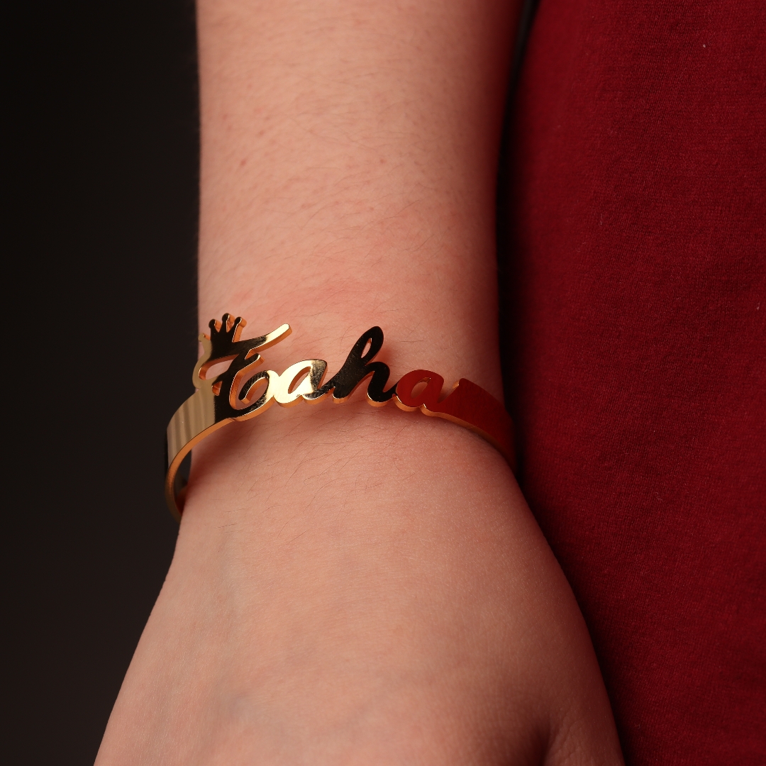 Personalized Custom Name Crown - Cuff Bangle Bracelet recensie en prijs