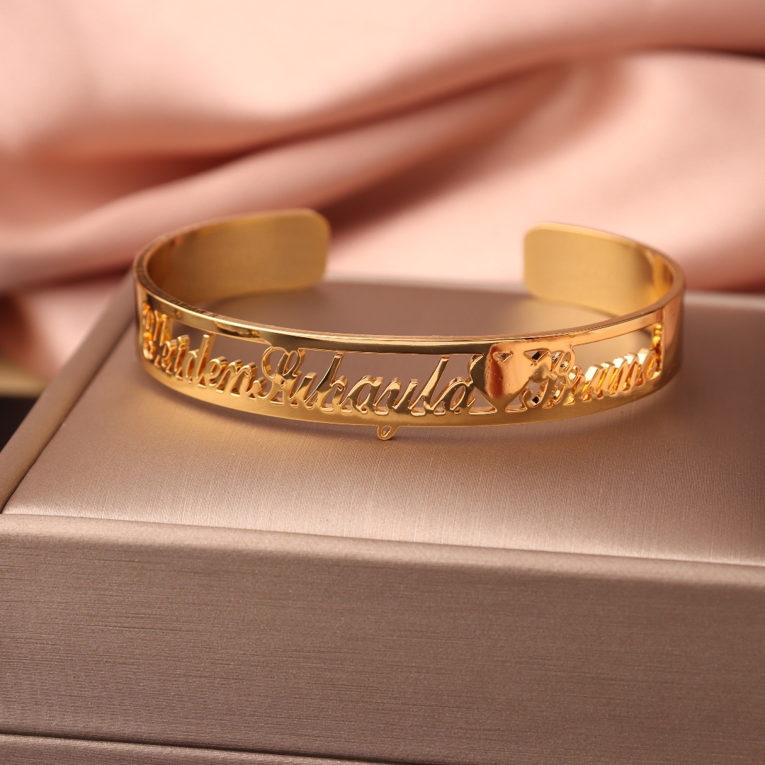 Personalized Custom Name Crown - Cuff Bangle Bracelet recensie en prijs